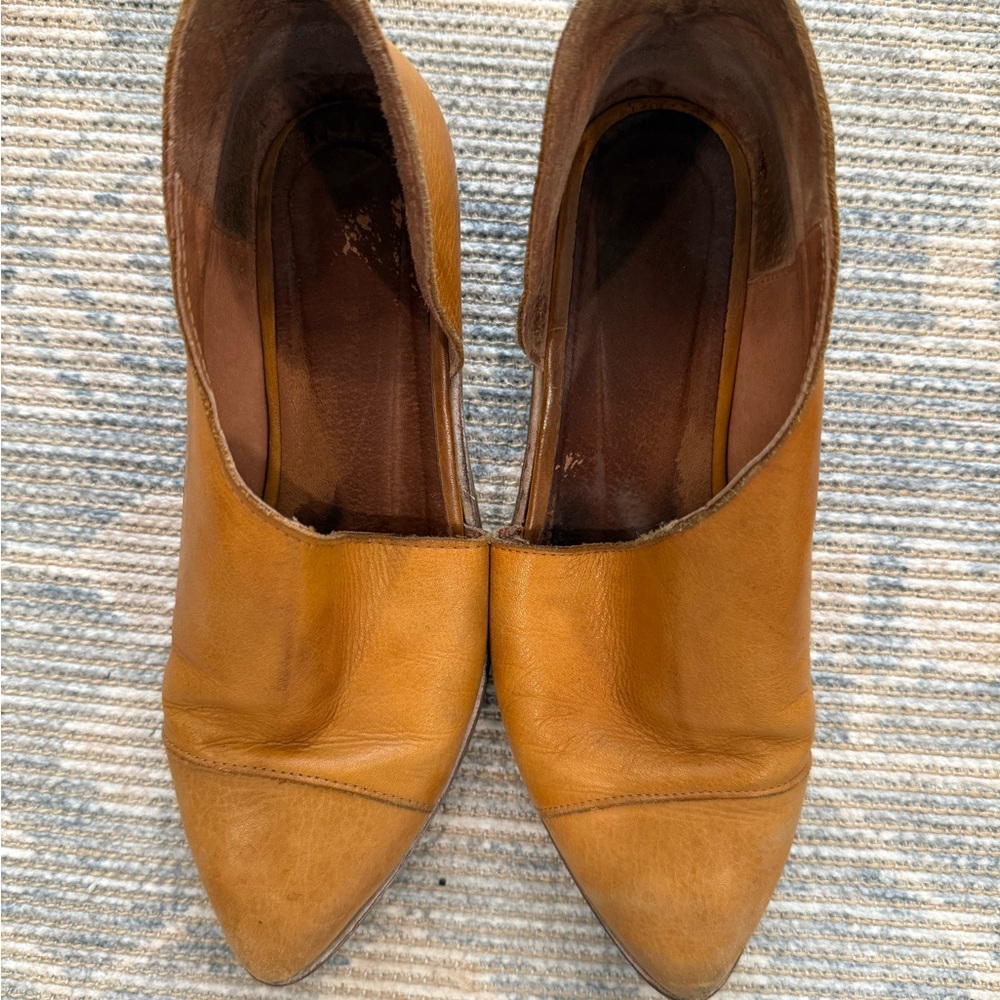 Free People Two-Tone Brown & Red Leather Slip-On Flats - Picture 3 of 7